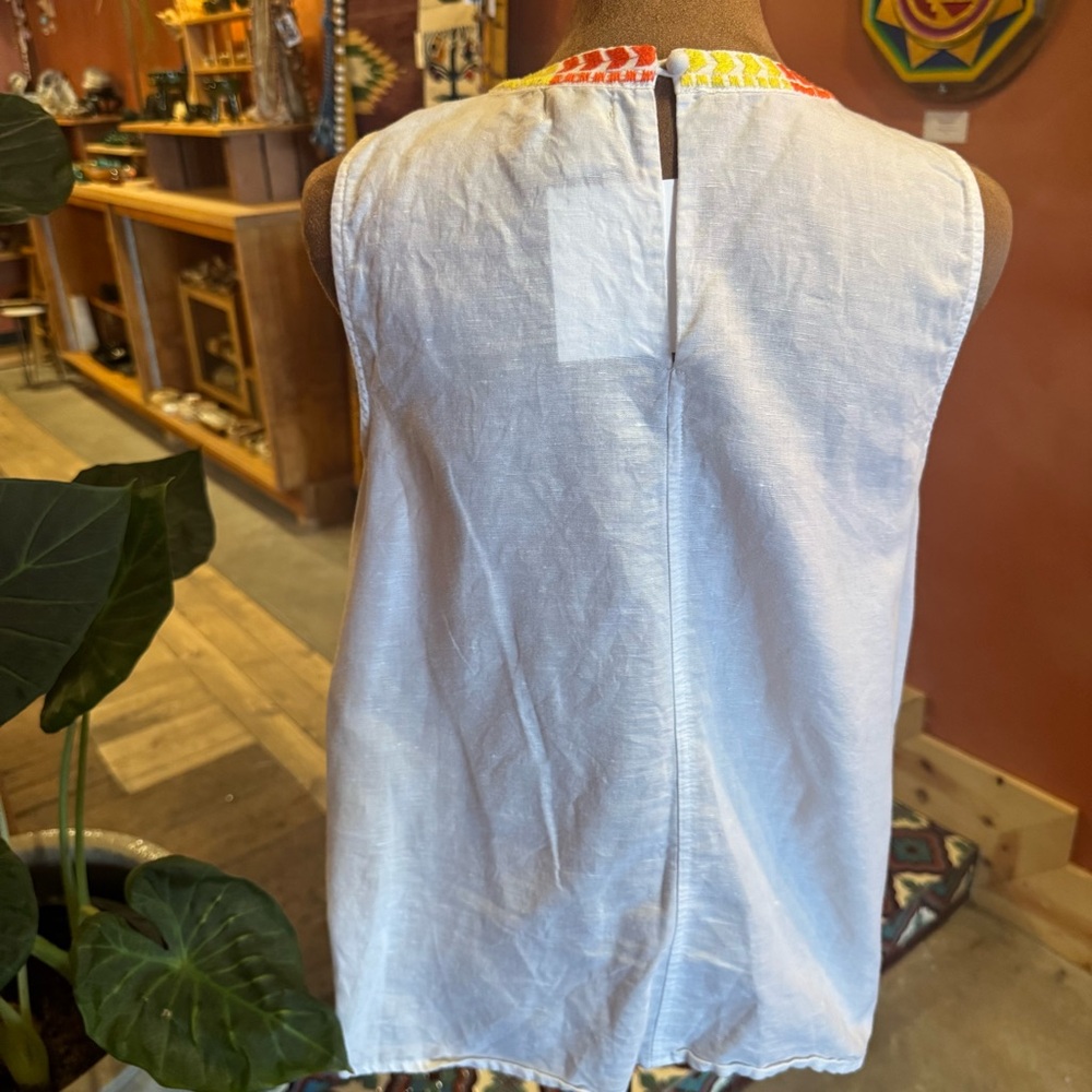 J Crew Size 4 Linen Cotton Floral Embroidered White sleevelesss Top - Picture 9 of 14